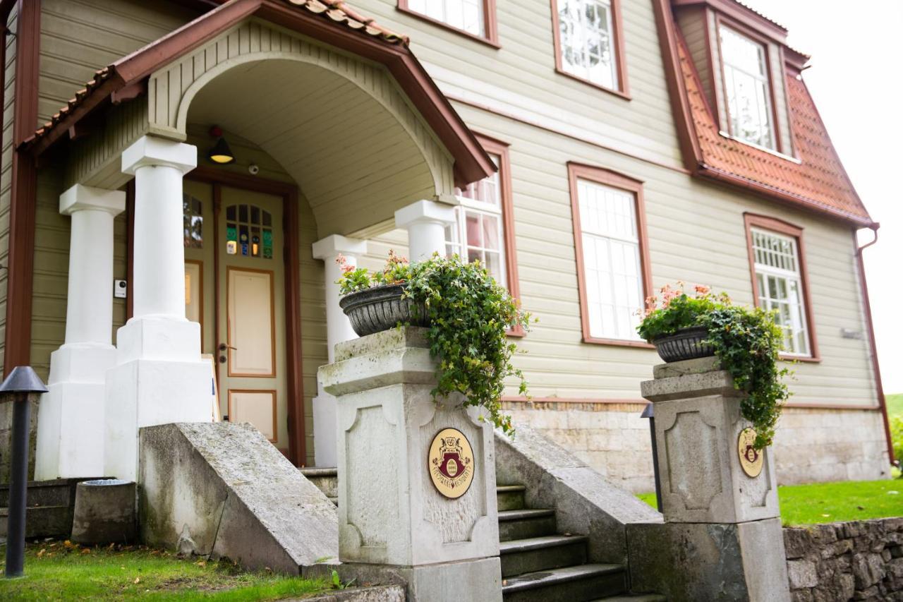 Ekesparre Boutique Hotel Kuressaare Exterior foto